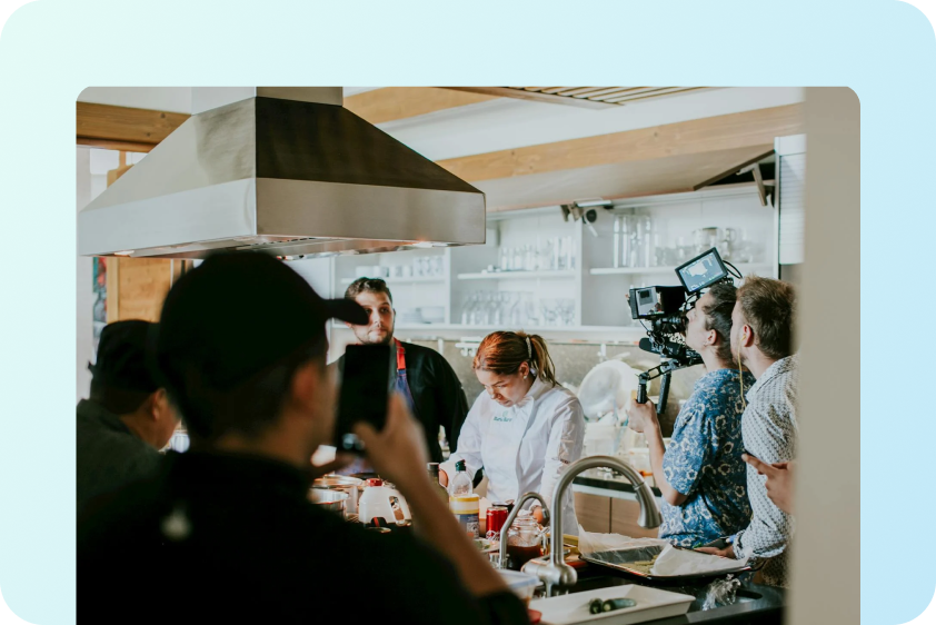 News Media & Real-Time Commentators